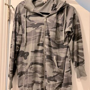 Splendid Camo Tunic length hoodie — Super cute!